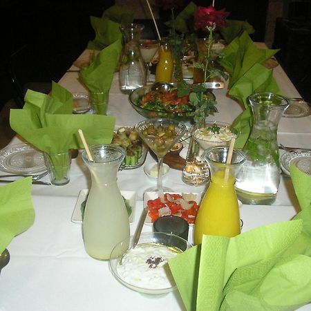 Shulamit Yard Hotel Rosh Pinna Bagian luar foto