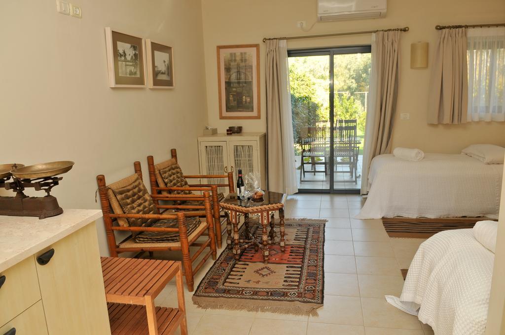 Shulamit Yard Hotel Rosh Pinna Bagian luar foto