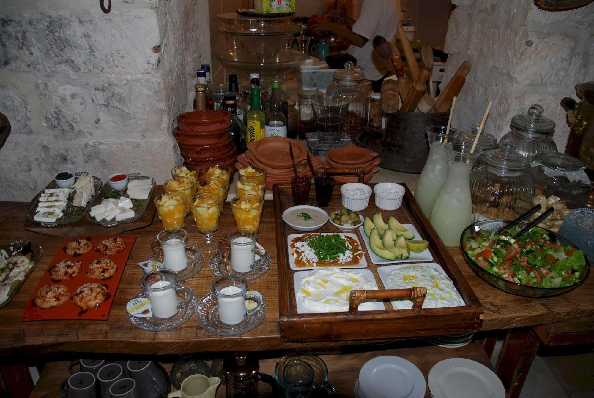 Shulamit Yard Hotel Rosh Pinna Bagian luar foto
