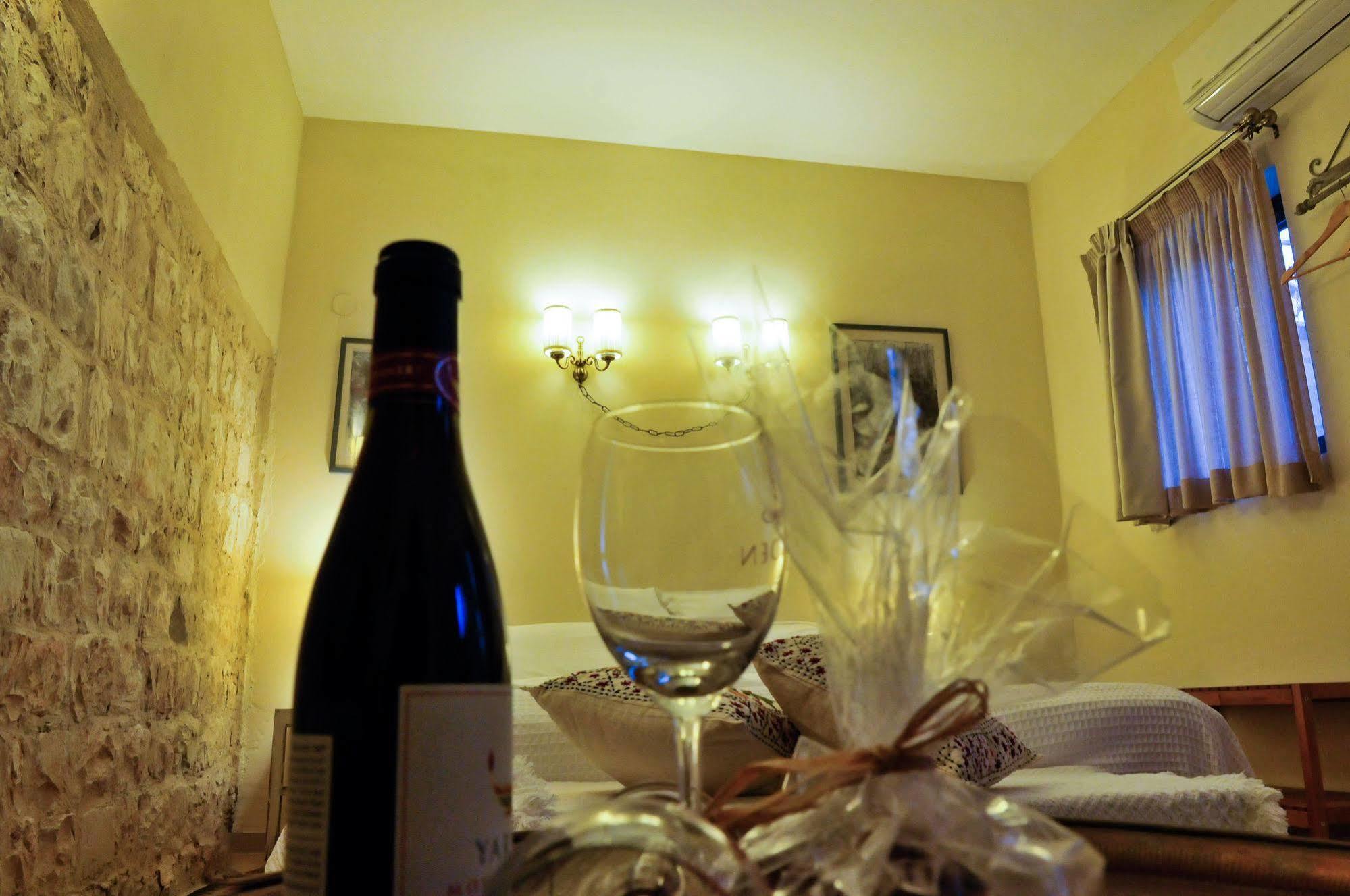 Shulamit Yard Hotel Rosh Pinna Bagian luar foto
