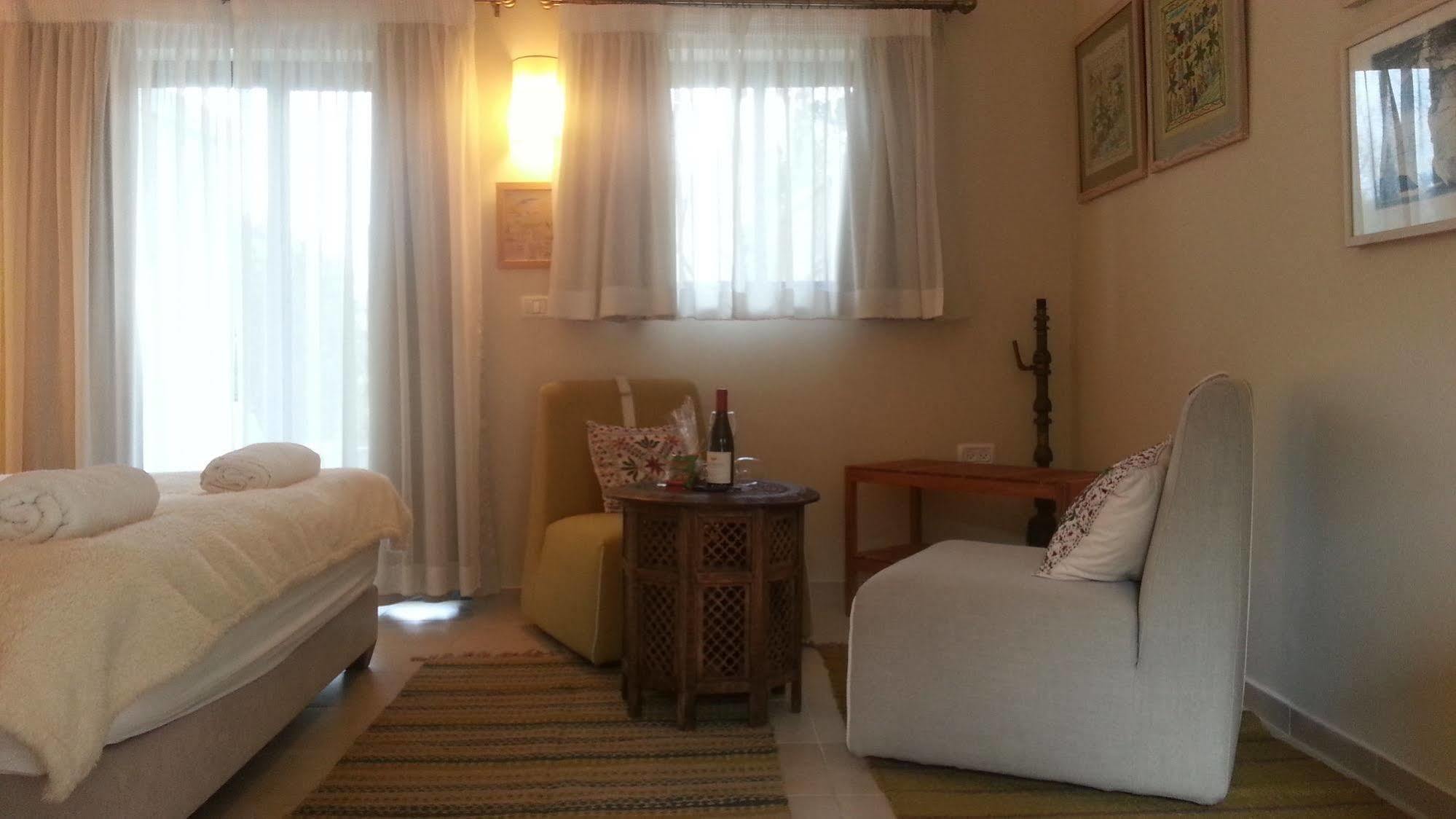 Shulamit Yard Hotel Rosh Pinna Bagian luar foto