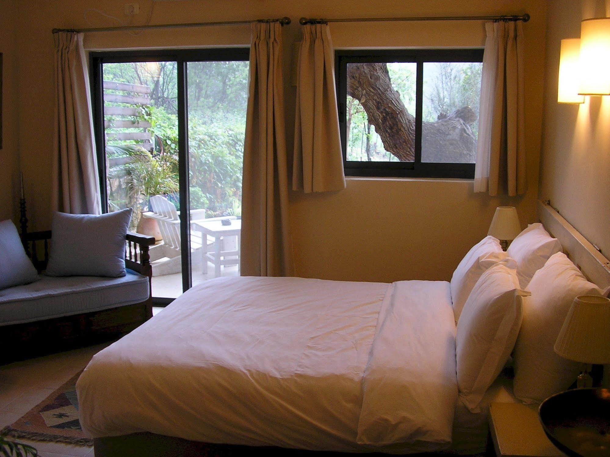 Shulamit Yard Hotel Rosh Pinna Bagian luar foto