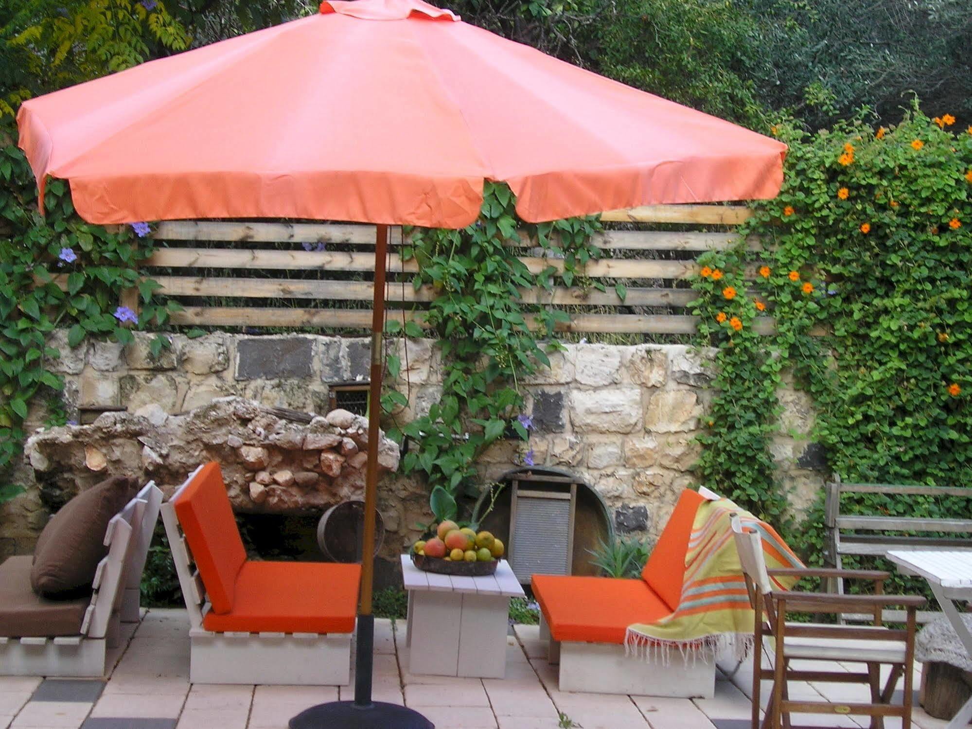 Shulamit Yard Hotel Rosh Pinna Bagian luar foto