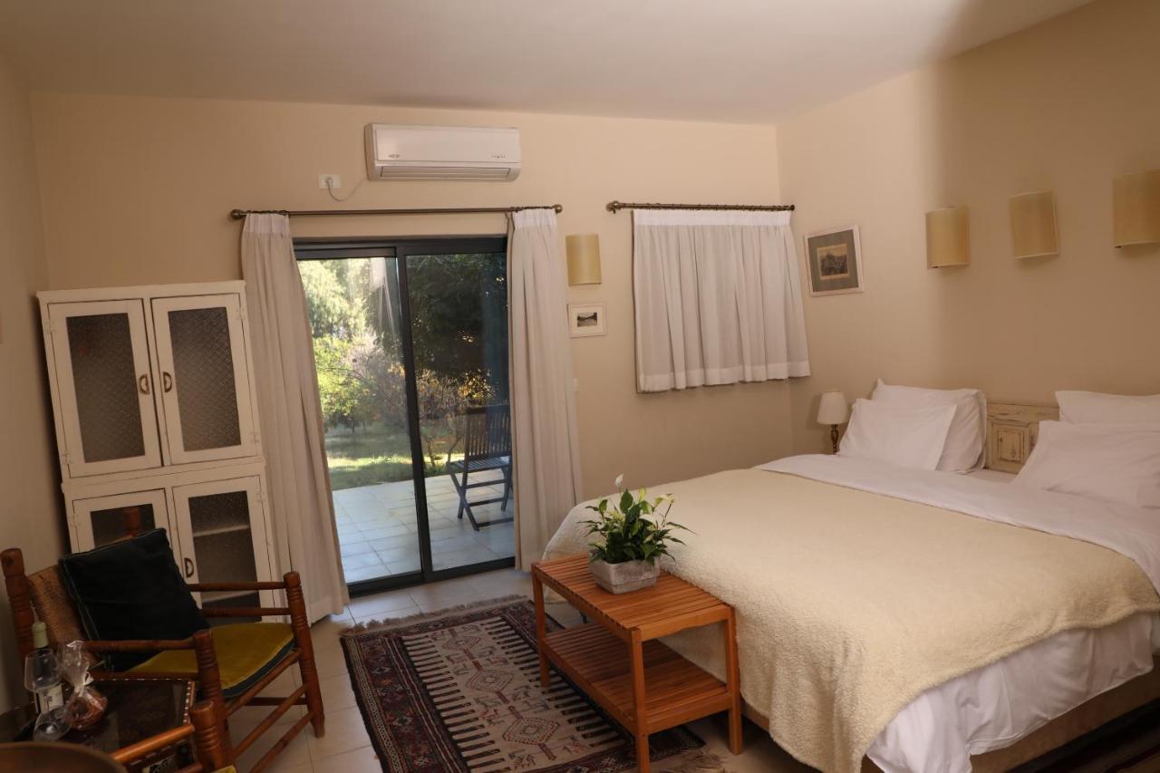 Shulamit Yard Hotel Rosh Pinna Bagian luar foto