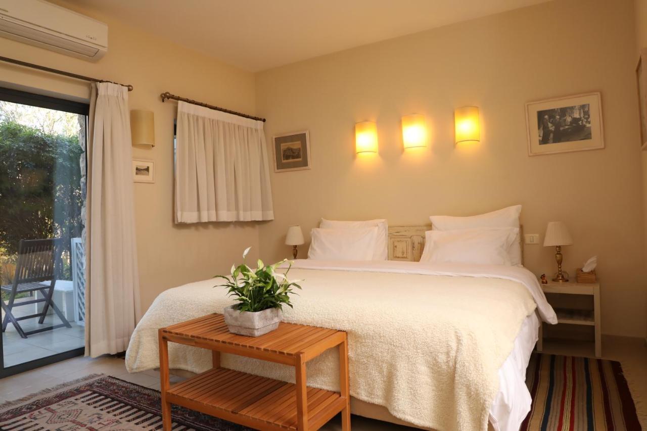 Shulamit Yard Hotel Rosh Pinna Bagian luar foto