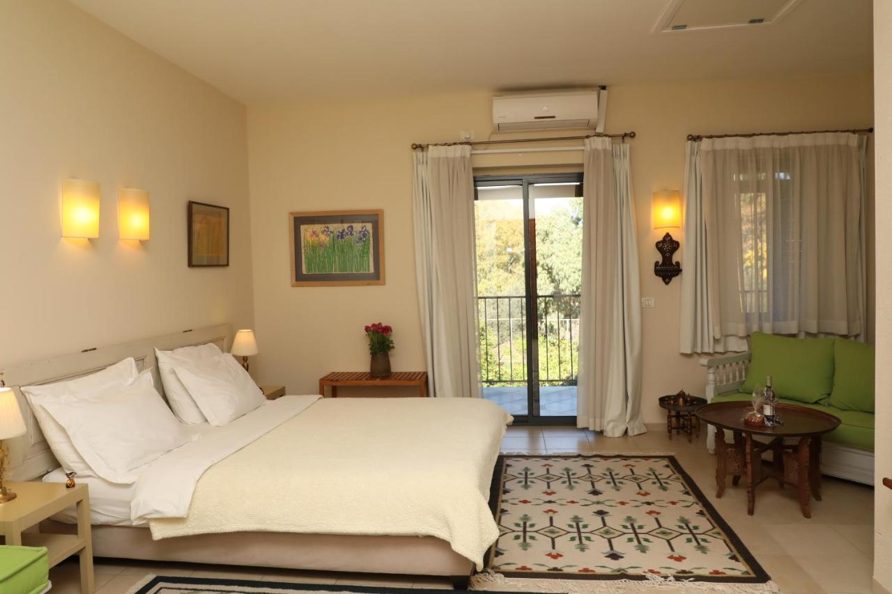 Shulamit Yard Hotel Rosh Pinna Bagian luar foto