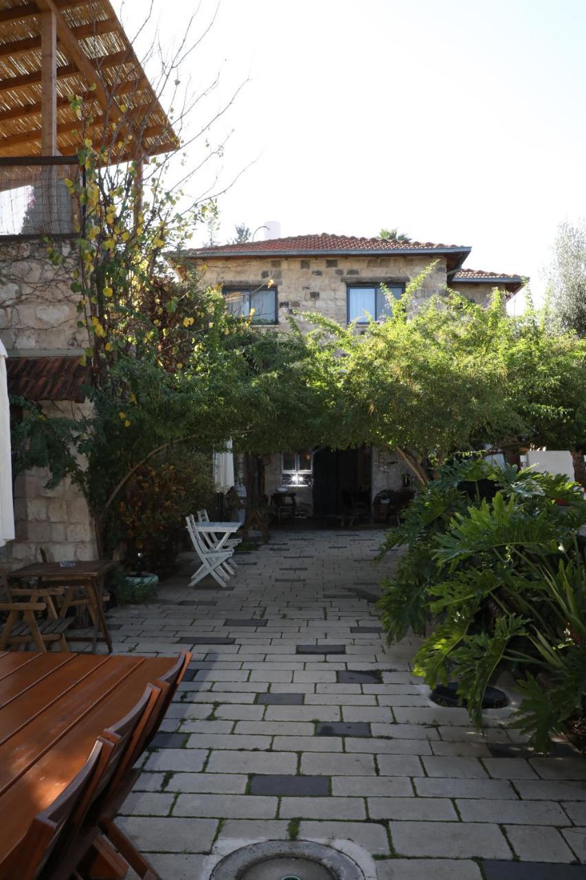 Shulamit Yard Hotel Rosh Pinna Bagian luar foto