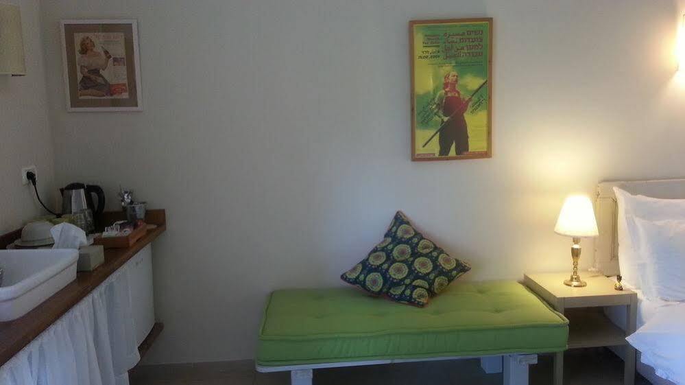 Shulamit Yard Hotel Rosh Pinna Bagian luar foto